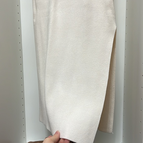 Dynamite Off shoulder dress - Picture 4 of 4